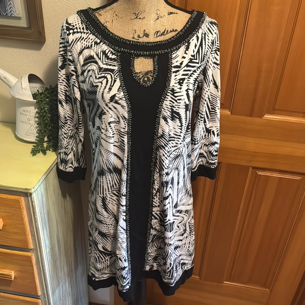 Joyous & Free Black and White Patterned Tunic Top